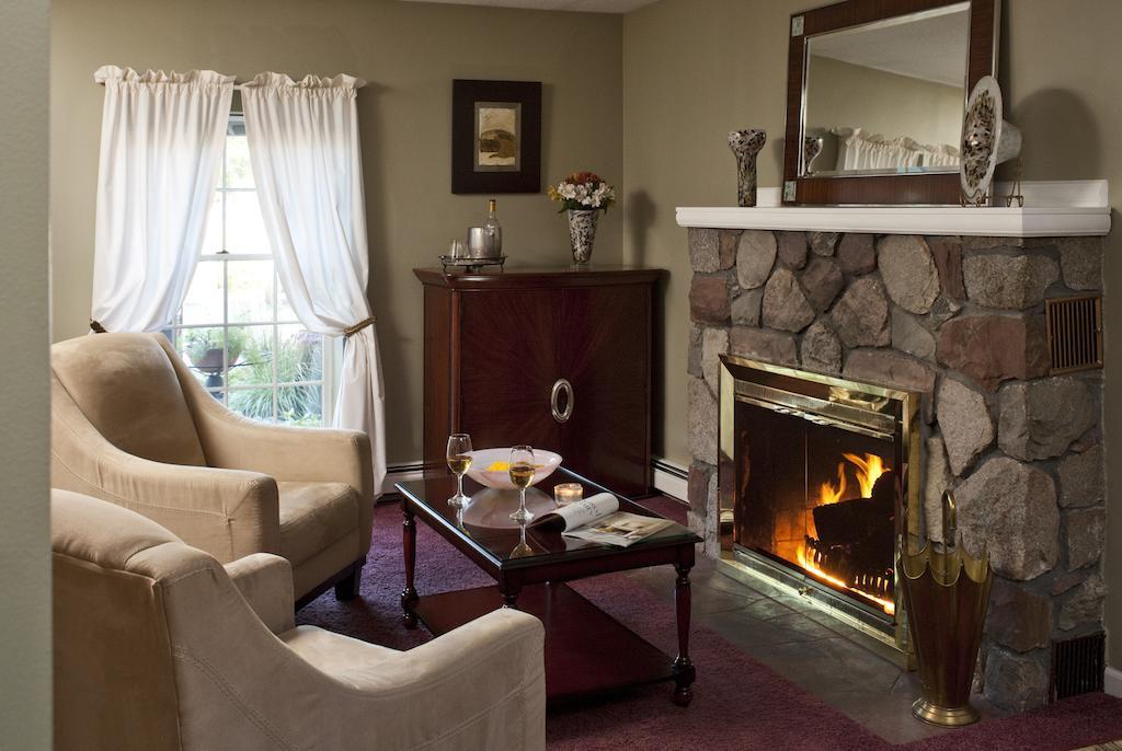 Oscoda Huron House Bed & Breakfast エクステリア 写真