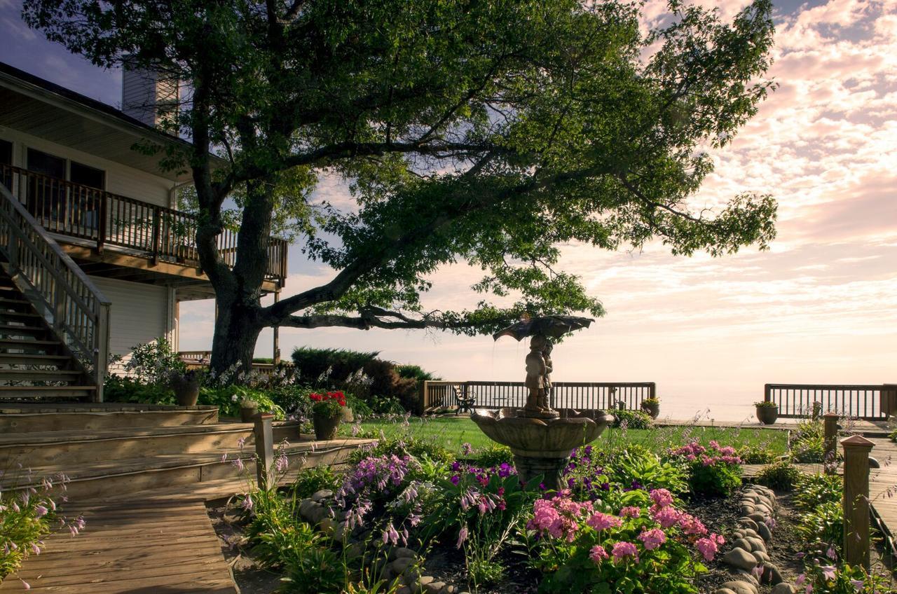 Oscoda Huron House Bed & Breakfast エクステリア 写真
