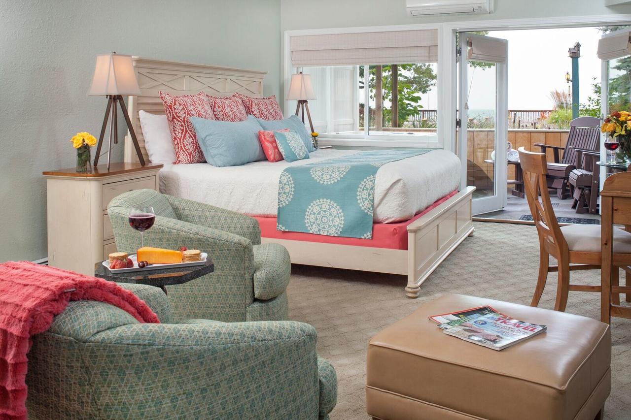 Oscoda Huron House Bed & Breakfast エクステリア 写真